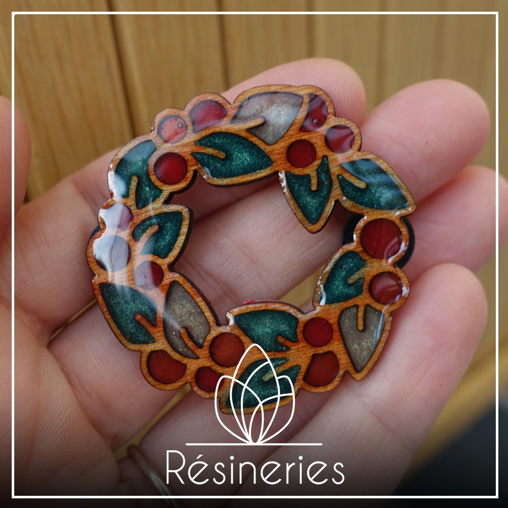 Broche - Couronne de houx (traits bois)