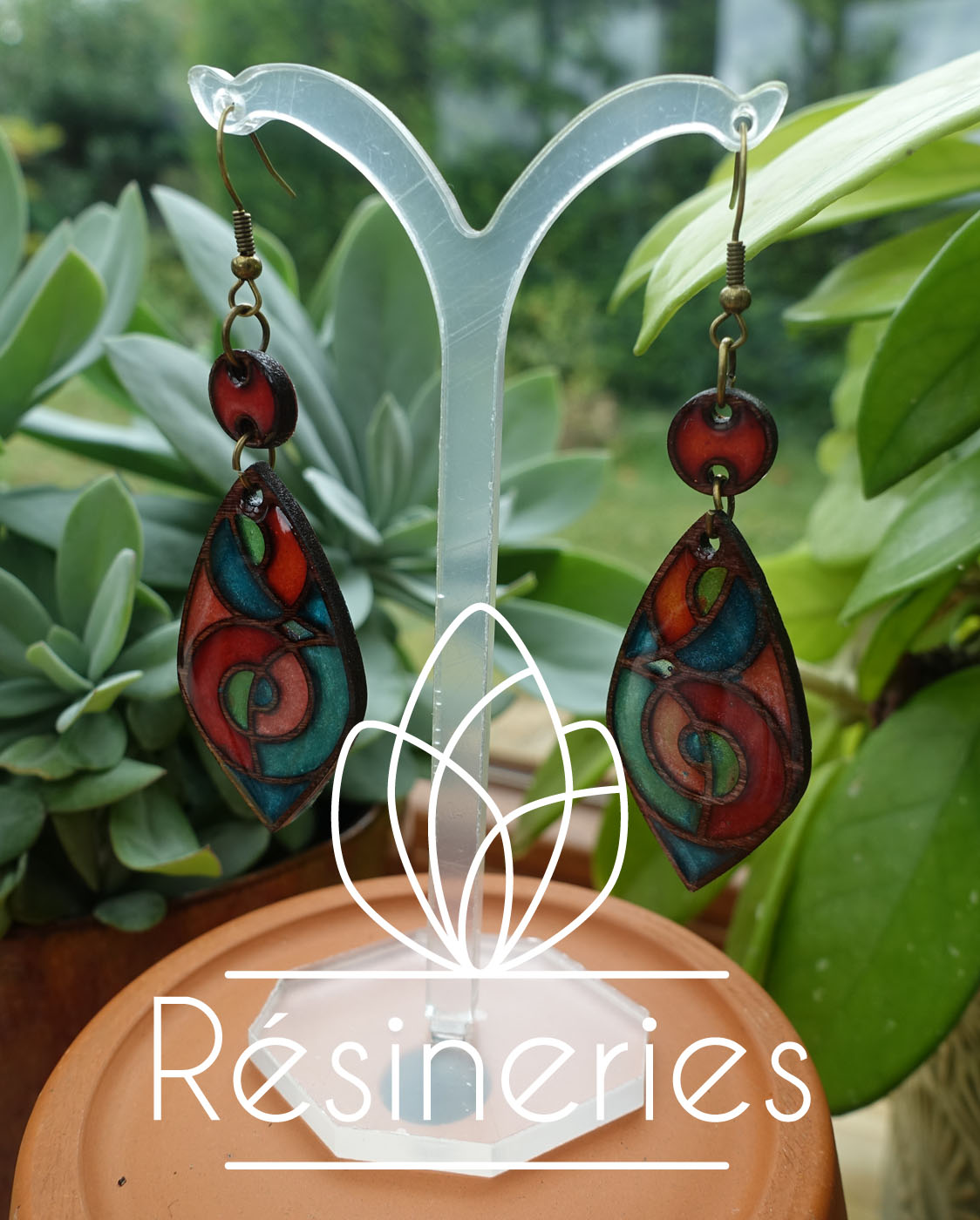 Clé de caricole - rouge, vert et bleu (traits bois) – Image 2