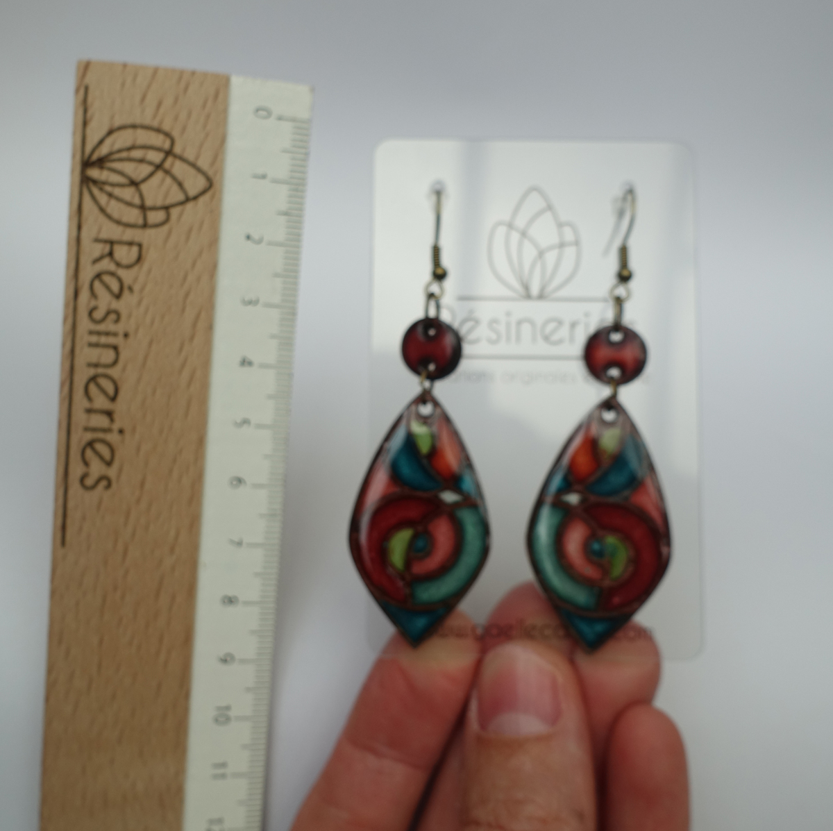 Clé de caricole - rouge, vert et bleu (traits bois) – Image 4