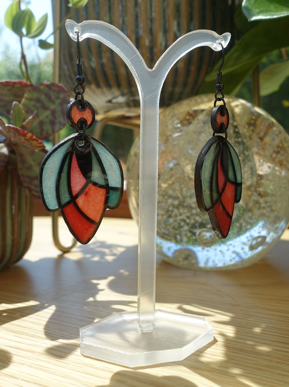 Tulipe - rouge et vert foncé (noir) – Image 2